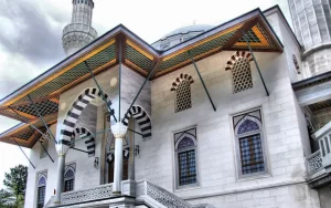 Almanya'da yeni tip koronavirüs önlemleri çerçevesinde ibadete bir süre ara
