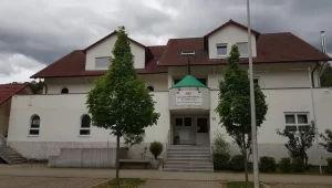 Baden Württemberg eyaletine bağlı Sulz am Neckar şehrinde caminin bulunduğu