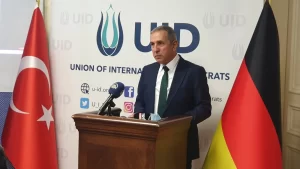 Uluslararası Demokratlar Birliği (UID) genel başkanlığına seçilen Köksal Kuş, kongreyle