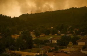 Yunanistan’da birçok noktada 10 gündür devam eden orman yangınlarının büyük