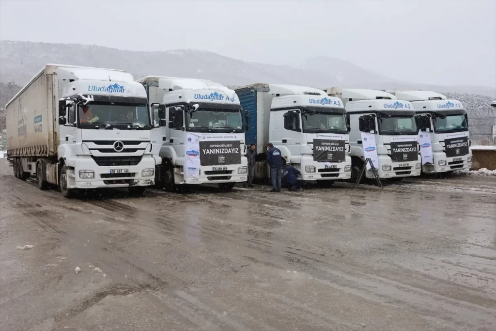 Yeşil Bursa'dan deprem bölgesine yardımlar sürüyor