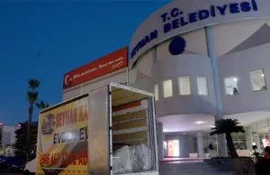 CHP'li Seyhan Belediye Başkanı Oya Tekin'in başkanlık yaptığı belediye, müteahhit
