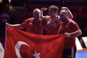 Romanya'da düzenlenen Avrupa Güreş Şampiyonası'nda milli sporcu Nesrin Baş, kadınlar