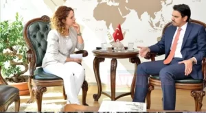 Türkiye’ye gelen vatandaşlara yol boyunca tercüme hizmetinin yanı sıra araç