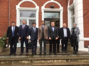 Almanya’da temaslarda bulunan YTB Başkanı Mehmet Köse, UETD Genel Merkezi’nde