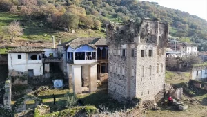 Aydın'ın Nazilli ilçesinde 17. yüzyılda inşa edilen ve yok olmanın