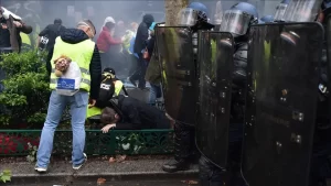 Fransa'nın başkenti Paris'te emeklilik reformuna karşı düzenlenen gösteri öncesi yapılan