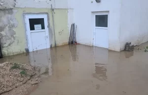 Almanya’da şiddetli yağan yağmur yüzünden bazı otobanlar ulaşıma kapandı, tarım