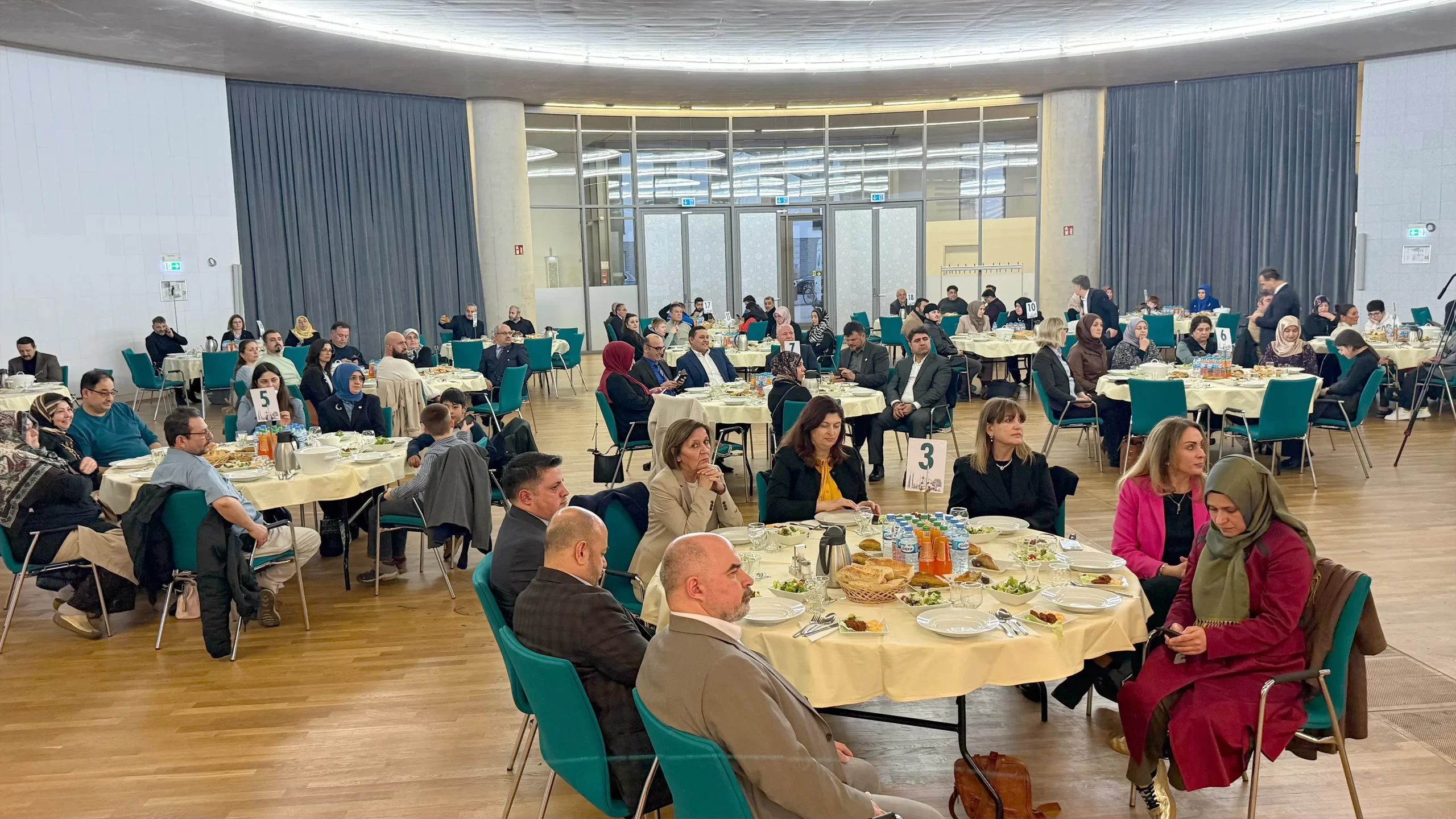 Bakan Yardımcısı Çalışkan: 'Koruyucu aileler, bir çocuğun hayatına sevgi ve güven sunuyor'