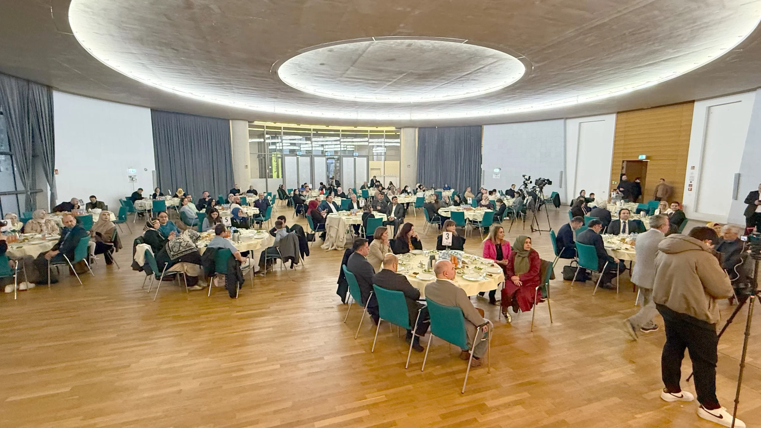 Bakan Yardımcısı Çalışkan: 'Koruyucu aileler, bir çocuğun hayatına sevgi ve güven sunuyor'