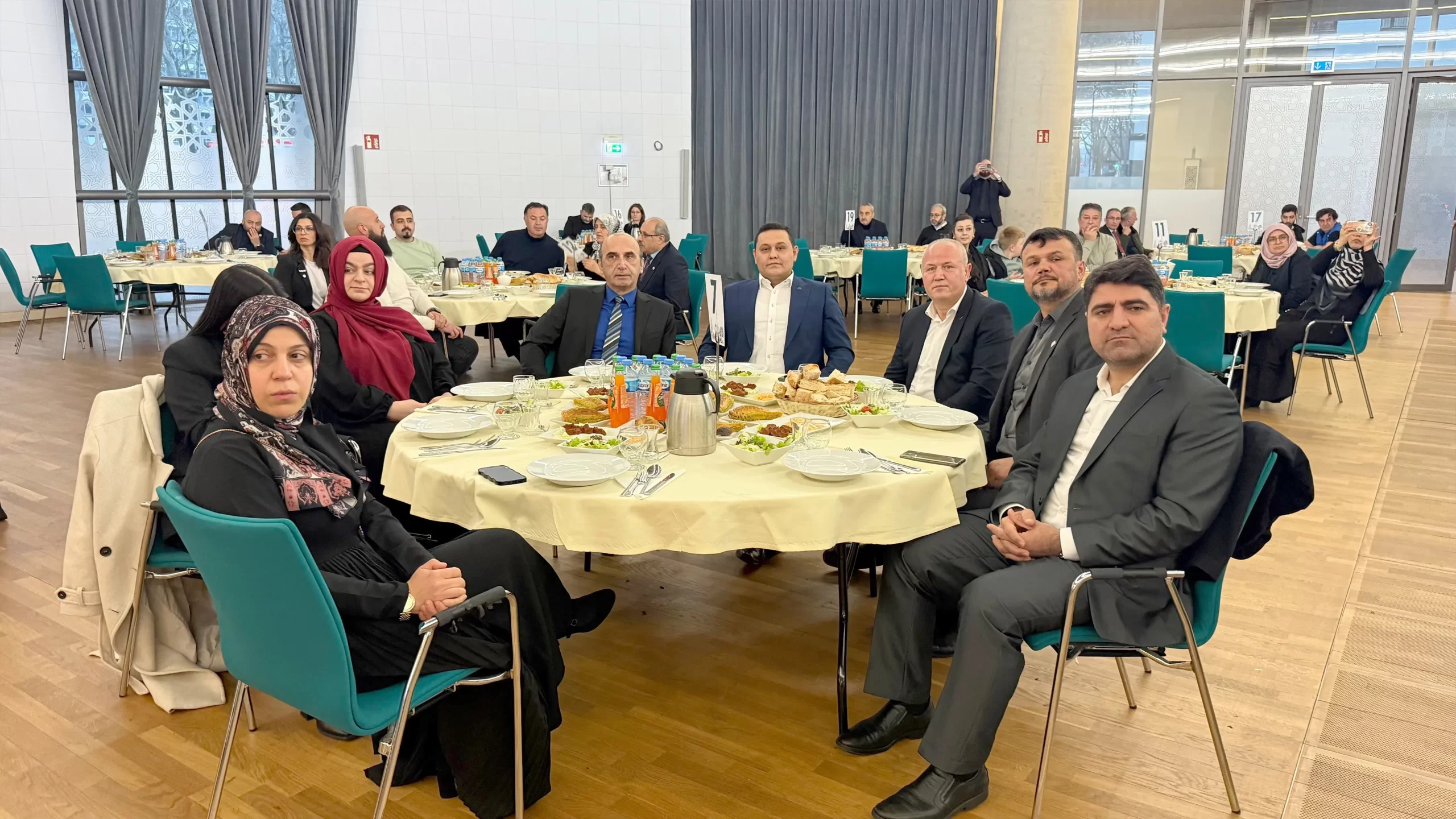 Bakan Yardımcısı Çalışkan: 'Koruyucu aileler, bir çocuğun hayatına sevgi ve güven sunuyor'