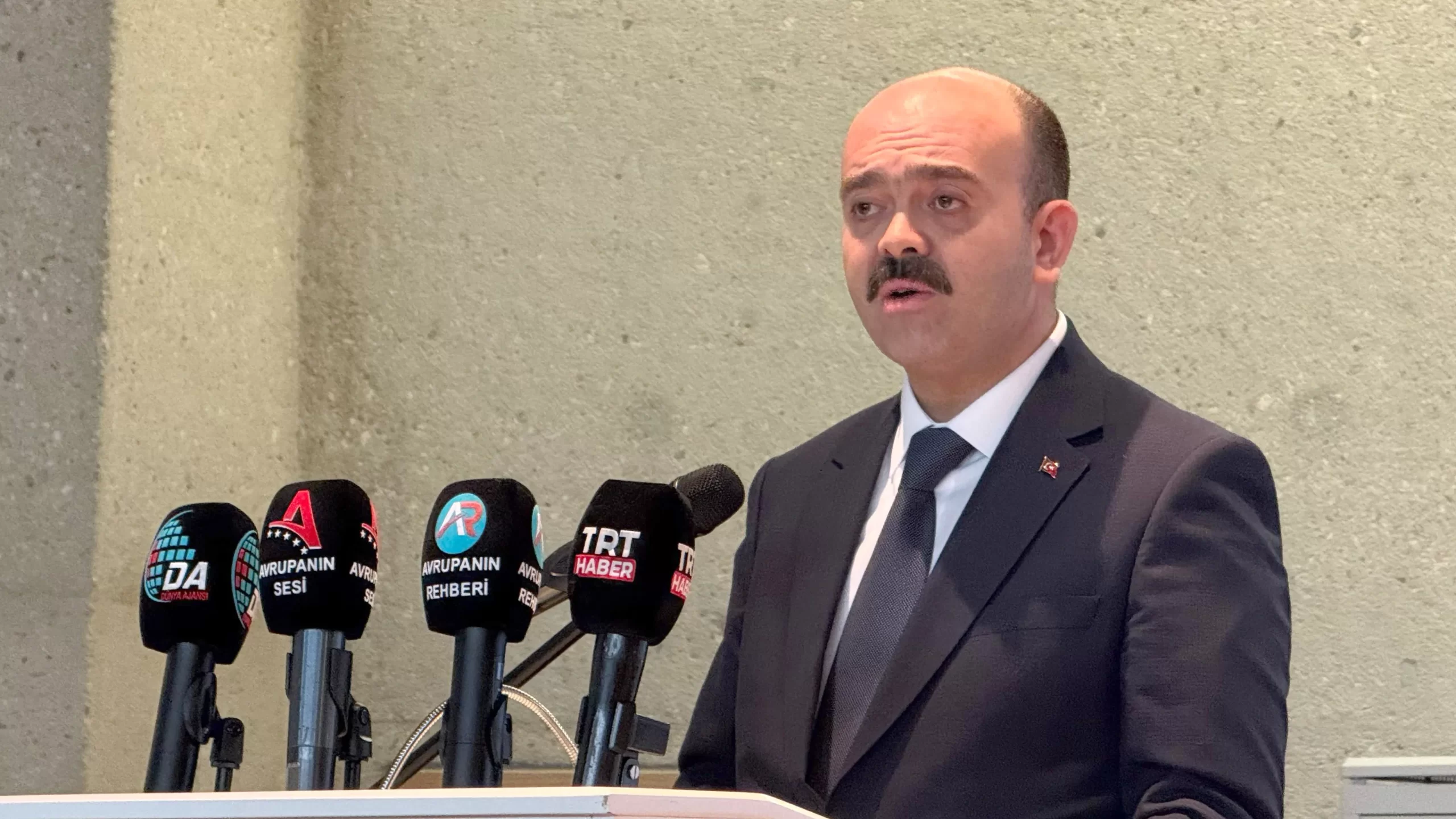 Bakan Yardımcısı Çalışkan: 'Koruyucu aileler, bir çocuğun hayatına sevgi ve güven sunuyor'