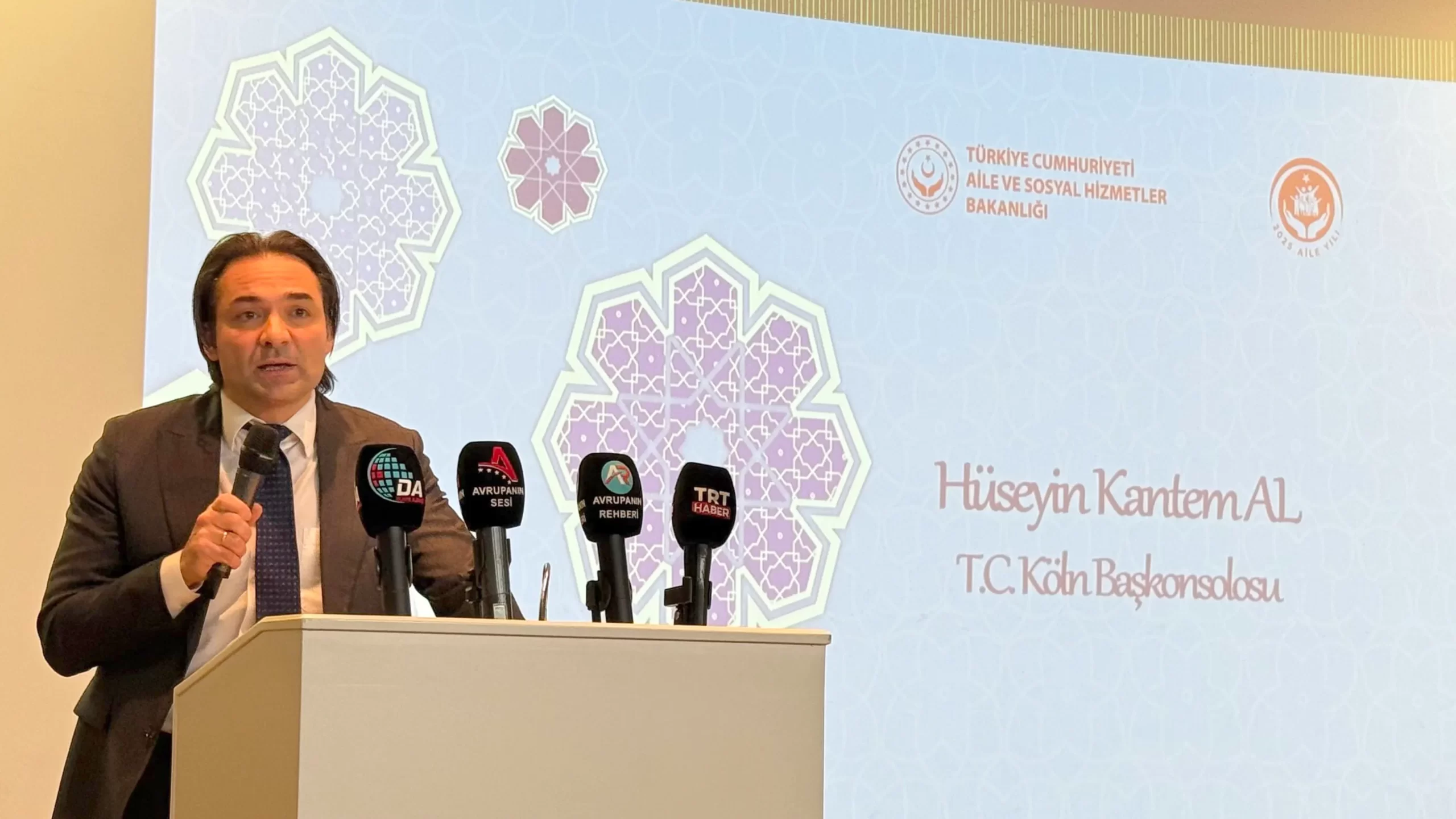 Bakan Yardımcısı Çalışkan: 'Koruyucu aileler, bir çocuğun hayatına sevgi ve güven sunuyor'