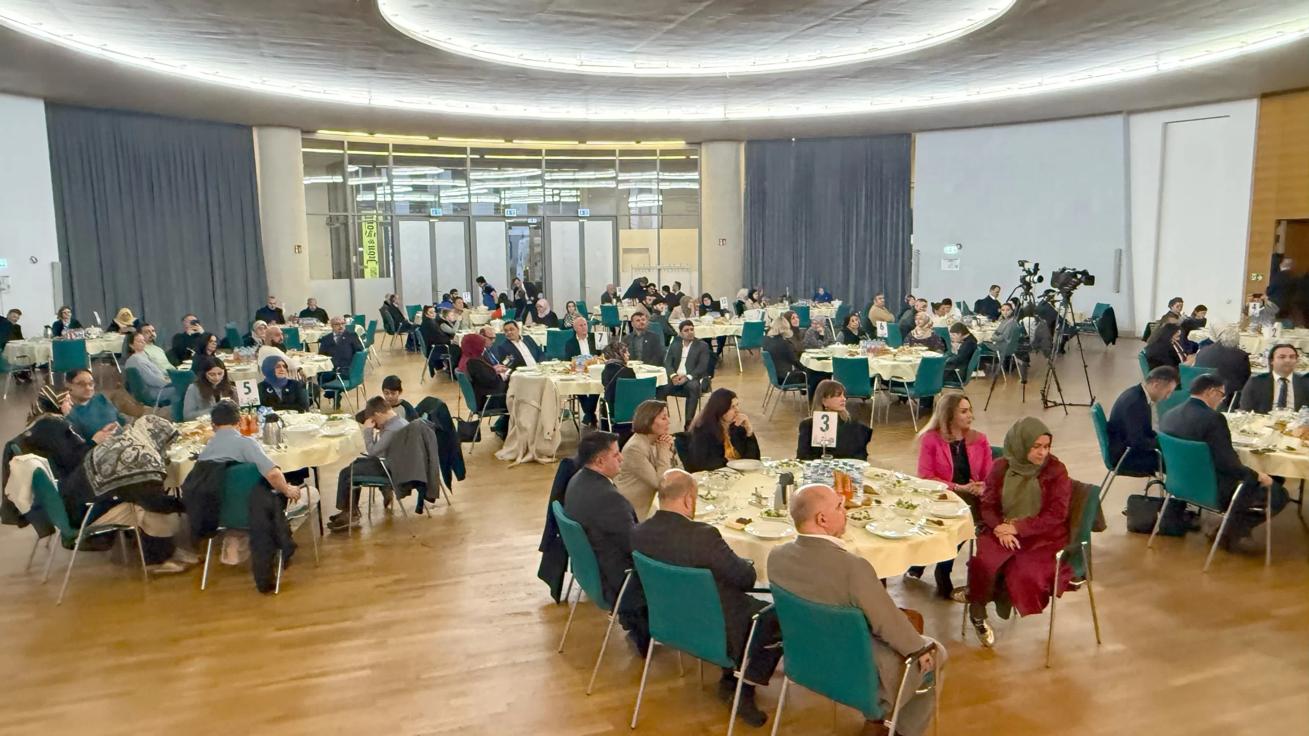 Bakan Yardımcısı Çalışkan: 'Koruyucu aileler, bir çocuğun hayatına sevgi ve güven sunuyor'