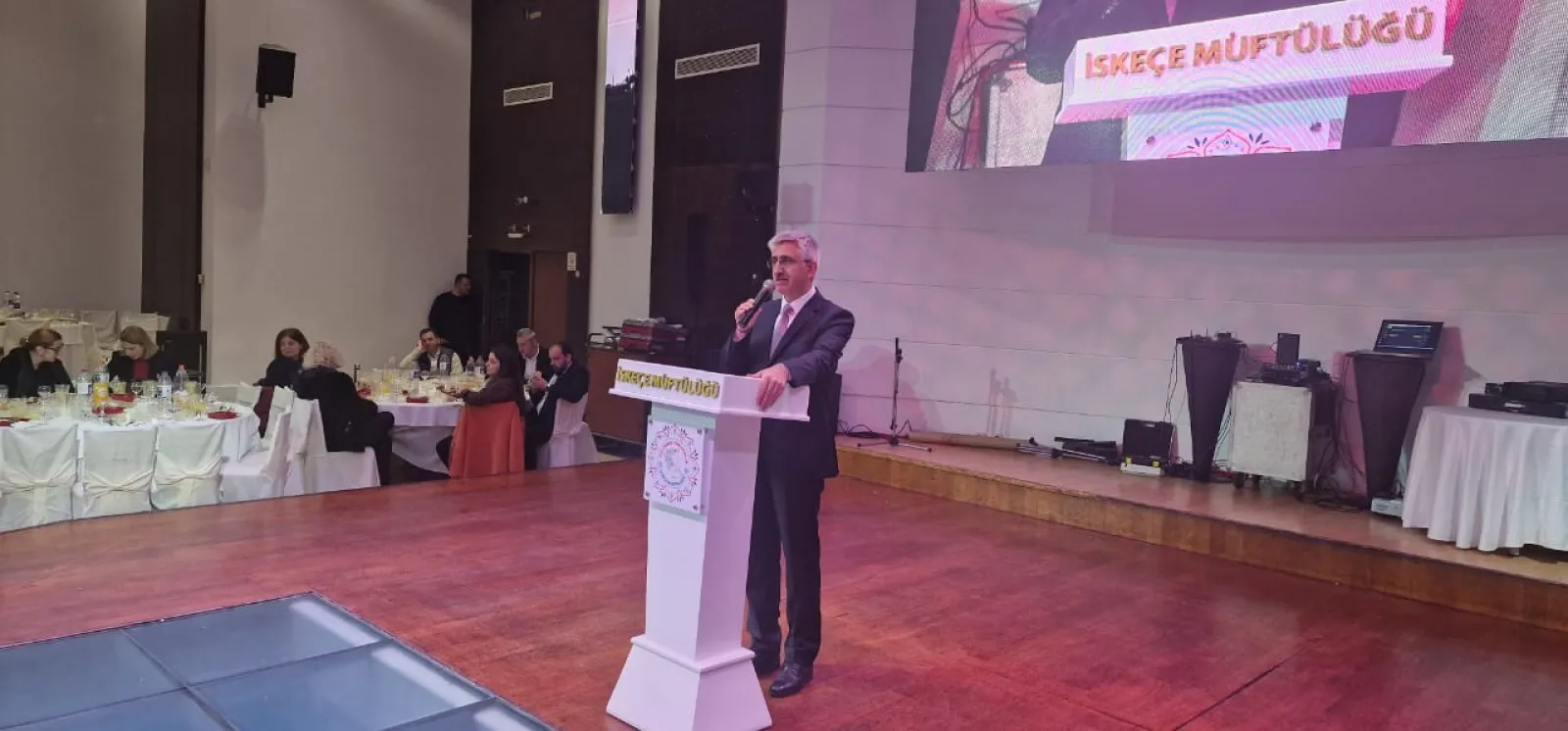 İskeçe Müftülüğü iftar programında Batı Trakya Türkleri bir araya getirdi