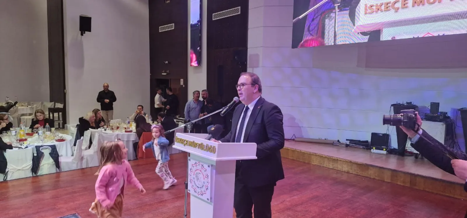 İskeçe Müftülüğü iftar programında Batı Trakya Türkleri bir araya getirdi