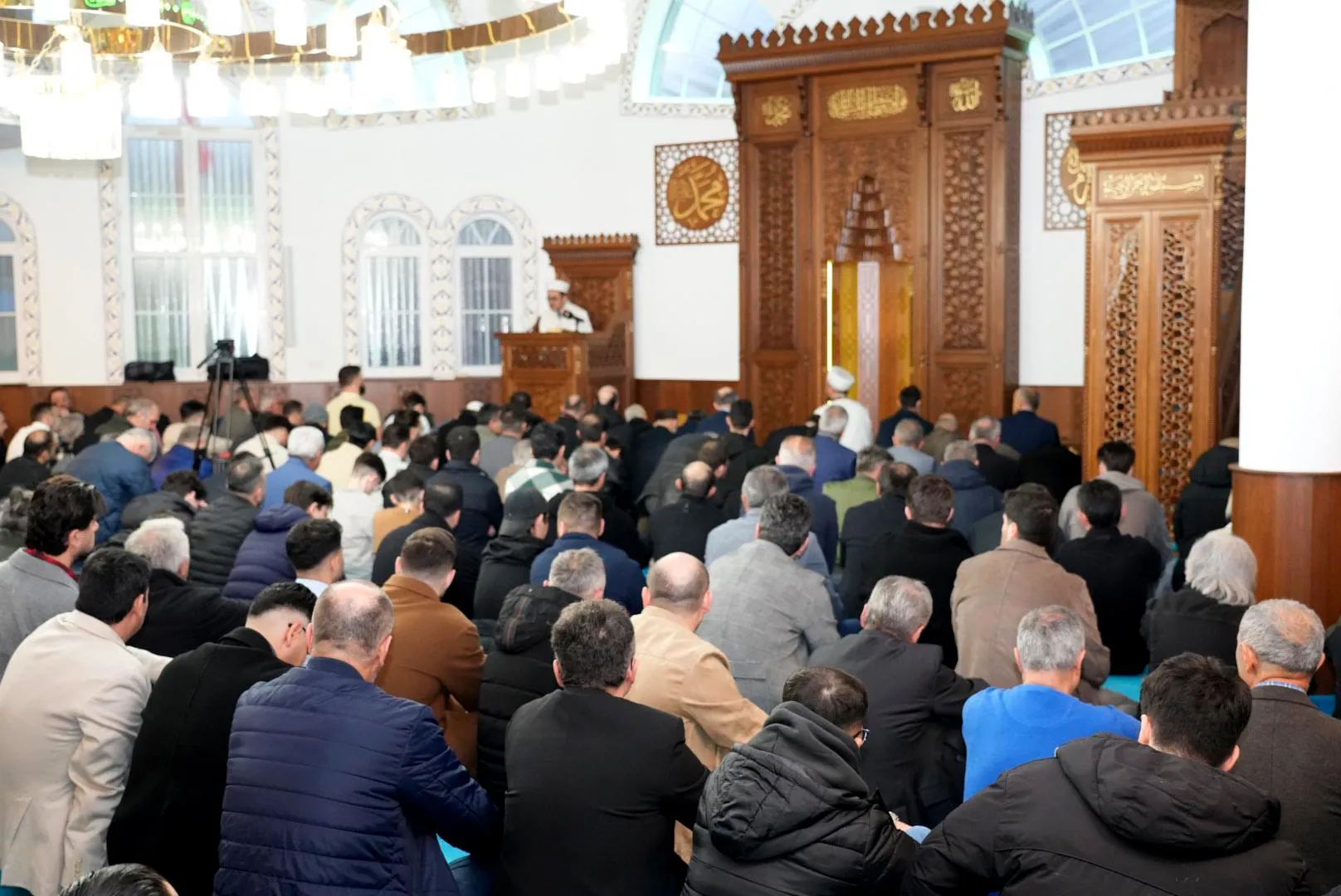 Essen-Katernberg Fatih Camii’de birlik ve beraberlik dolu bayram çoşkusu
