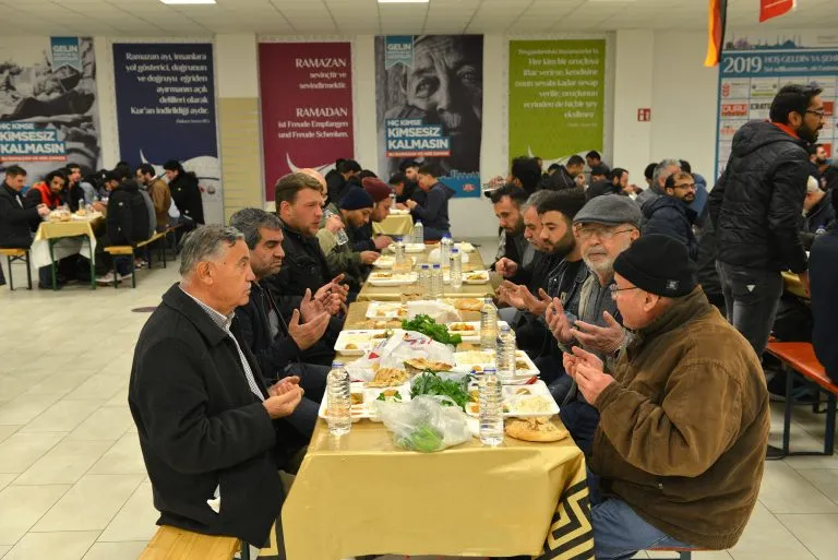 Almanya’daki gurbetçiler için Ramazan, birlik ve dayanışma ayı