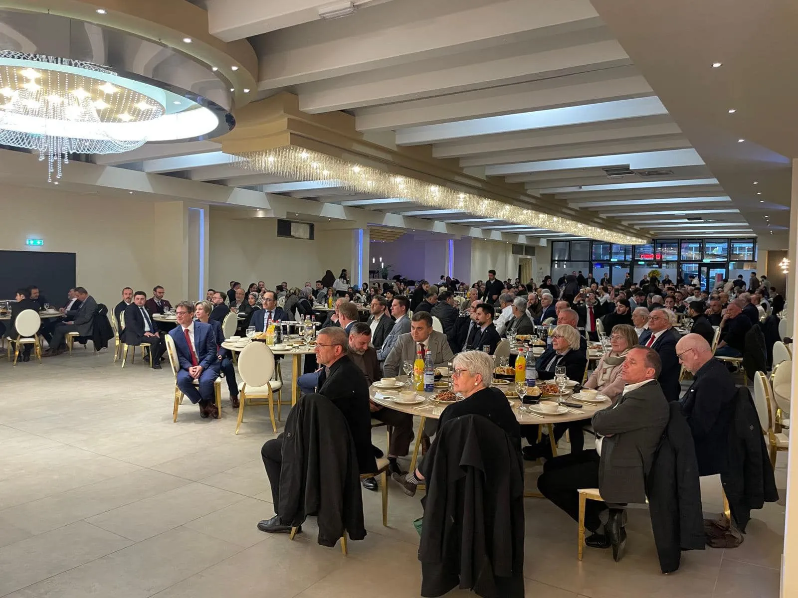 Başkonsolos Aydın, Siegen’deki iftarda Ramazan’ın manevi değerlerini paylaştı