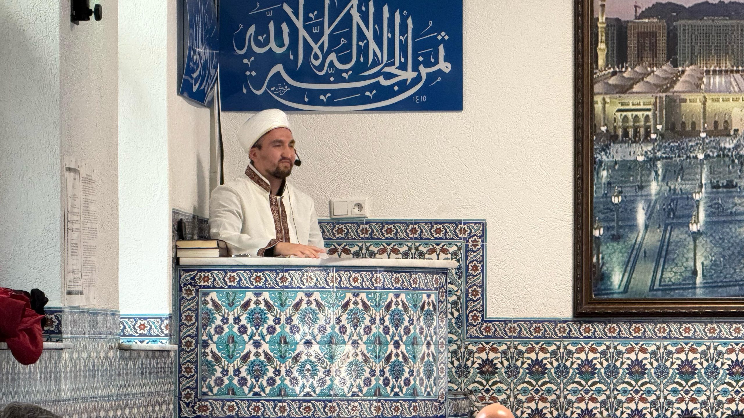 Witten'de Cuma coşkusu: Gençler camileri doldurdu