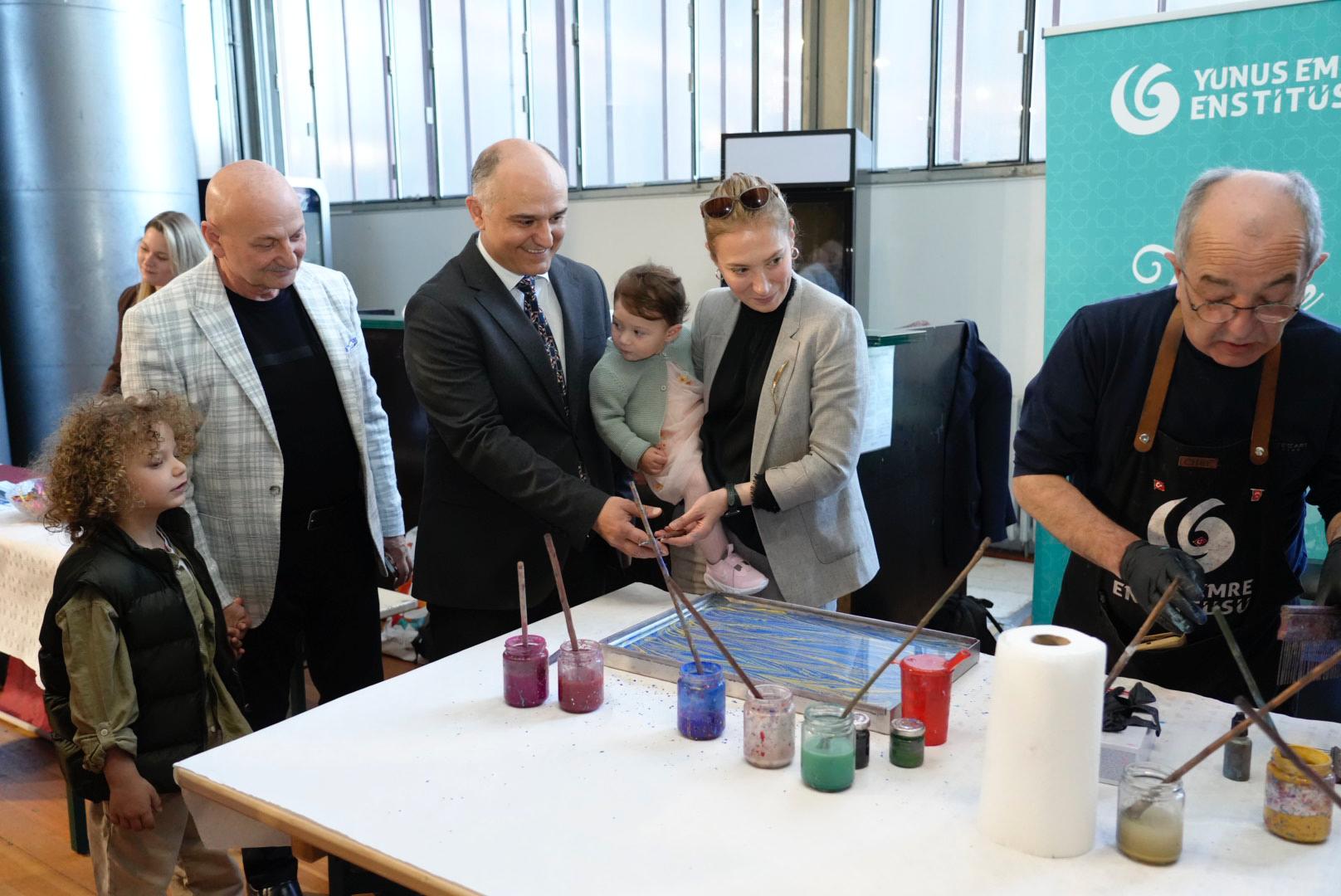 Essen’de 23 Nisan şenliği renkli görüntülere sahne oldu