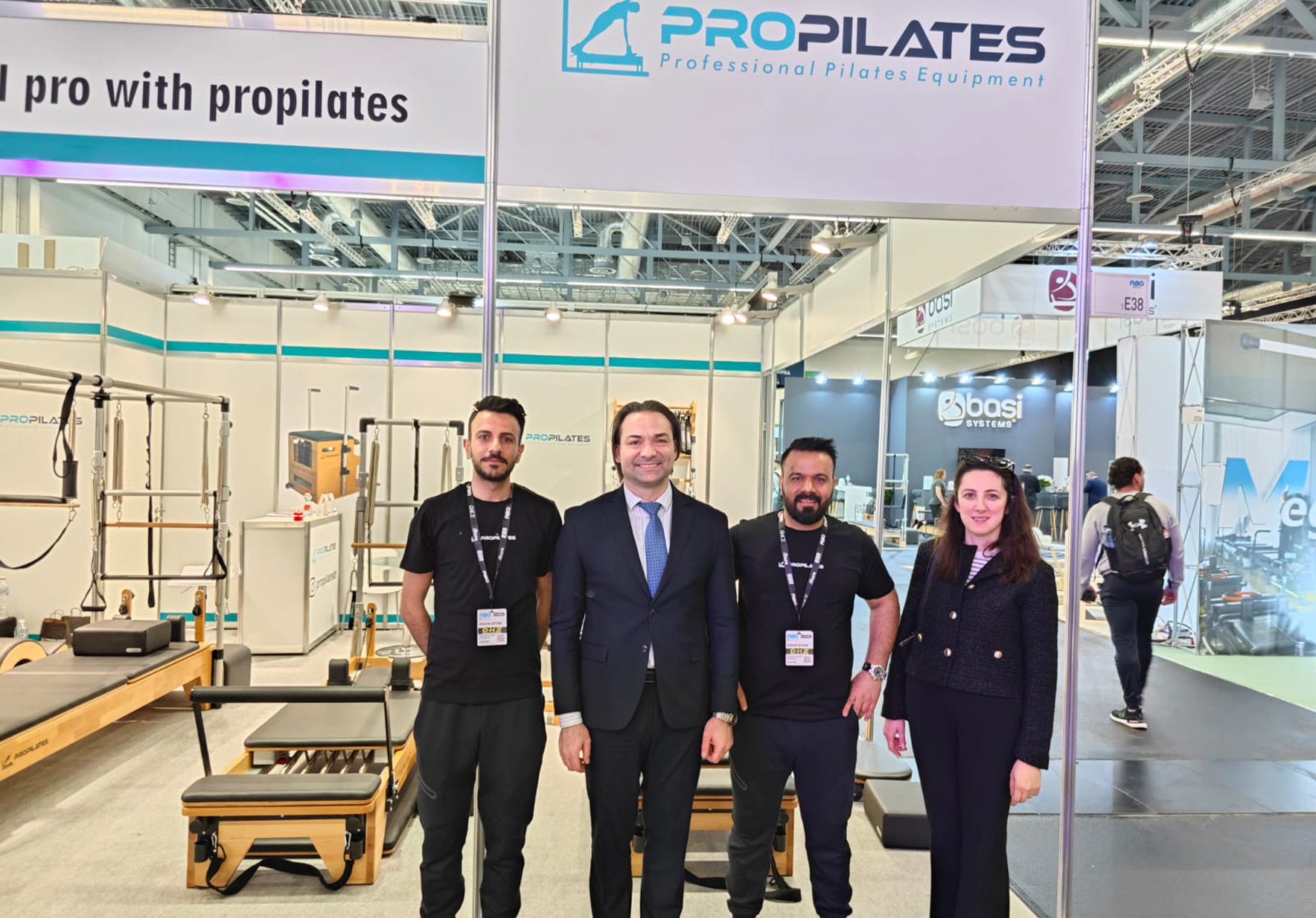 Köln Başkonsolosu Al, FIBO 2025'te Türk firmalarıyla buluştu