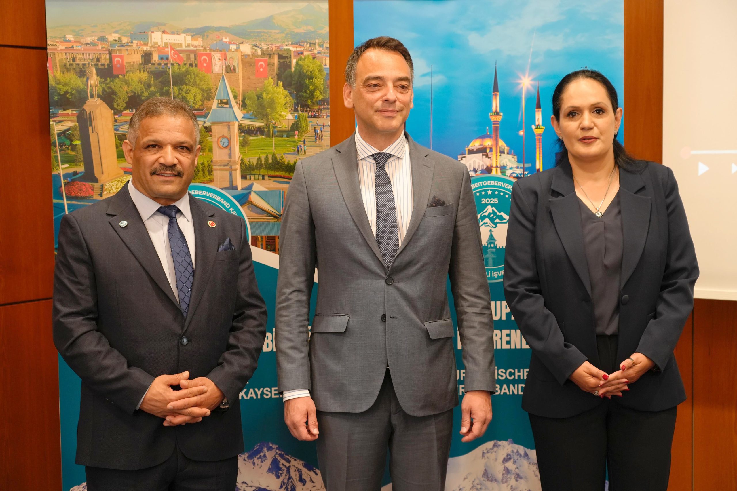 Avrupa Kayserili İşverenler Birliği (AKİB), Düsseldorf'ta tanıtıldı