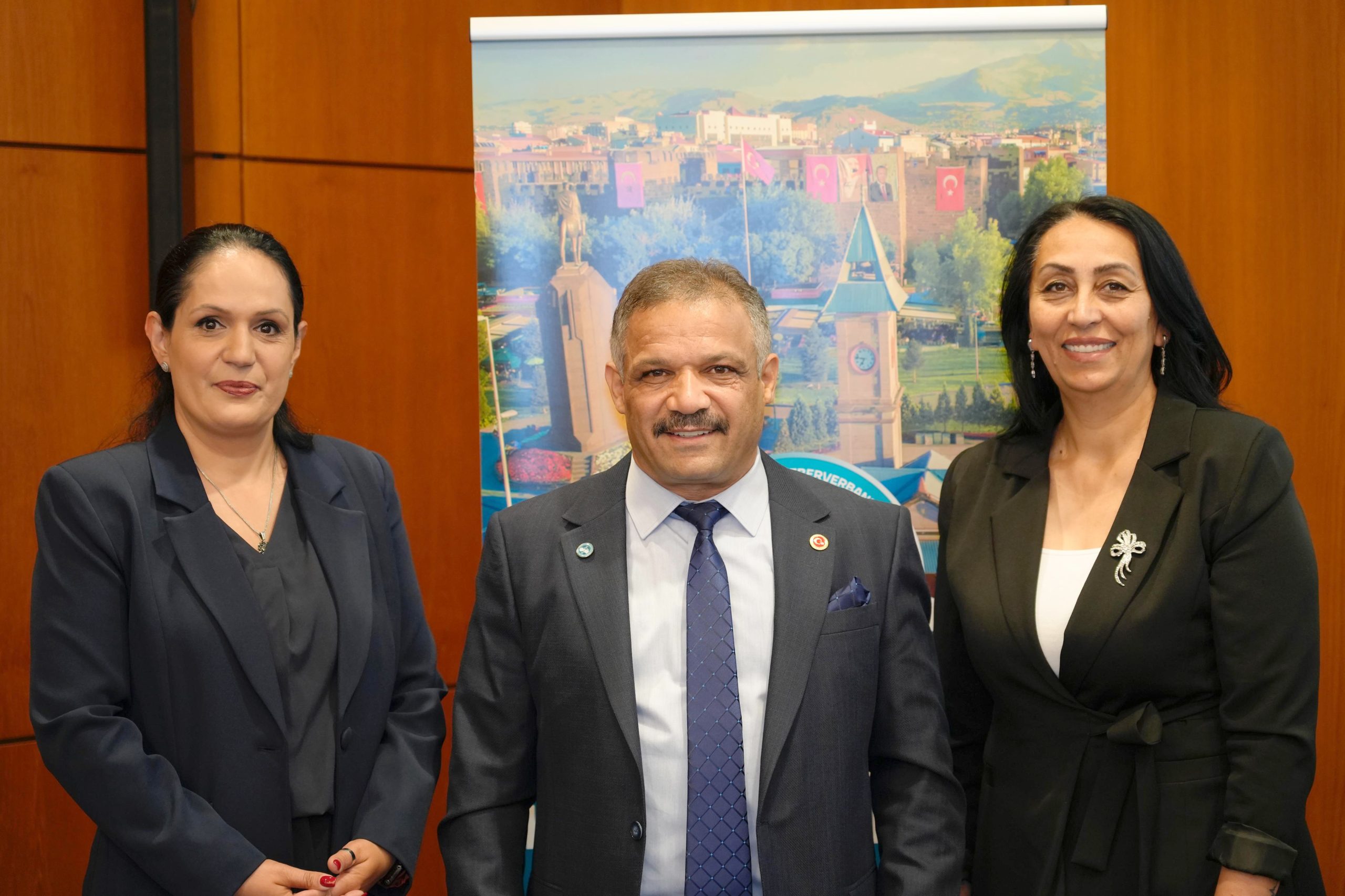 Avrupa Kayserili İşverenler Birliği (AKİB), Düsseldorf'ta tanıtıldı