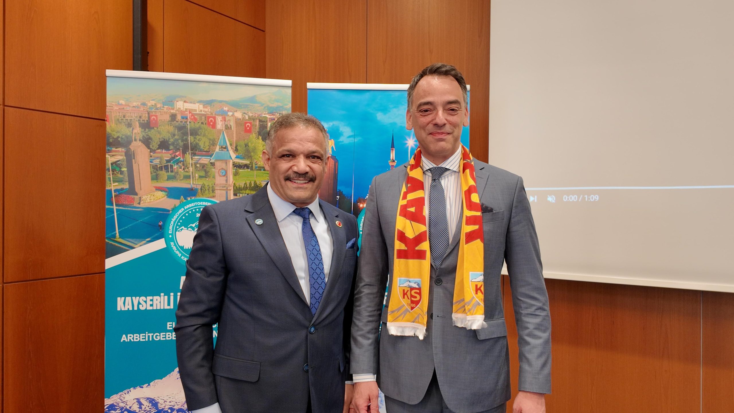 Avrupa Kayserili İşverenler Birliği (AKİB), Düsseldorf'ta tanıtıldı