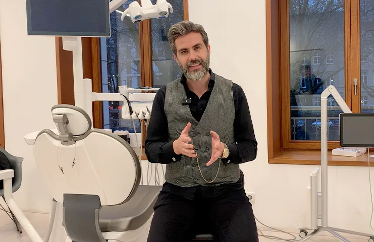 Hollywood yıldızı Türkiye'de gülüşünü Clinic EGO ile yeniledi 6 Clinic EGO 1