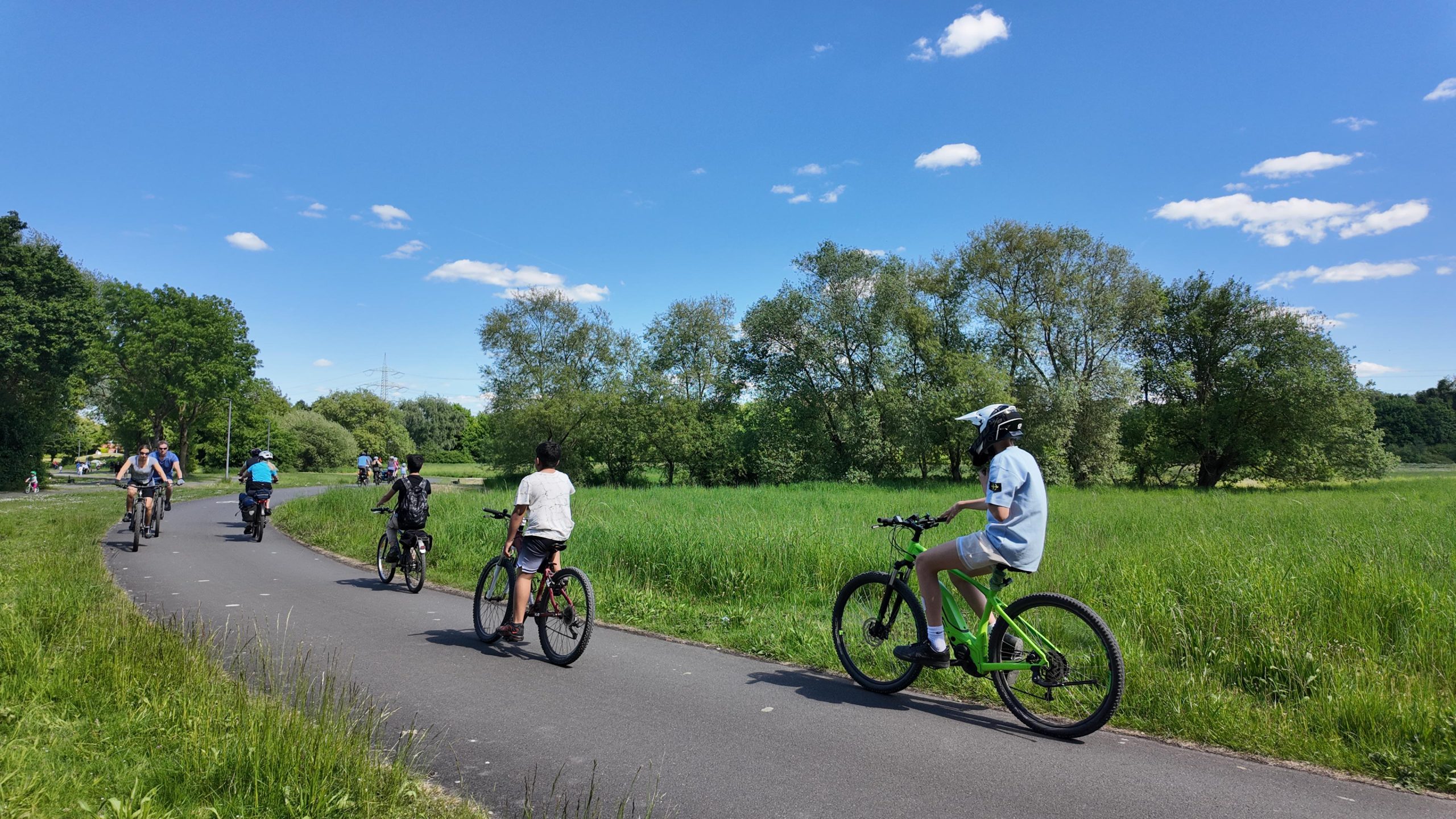 Kemander Gölü Anneler Günü’nde ziyaretçi akınına uğradı