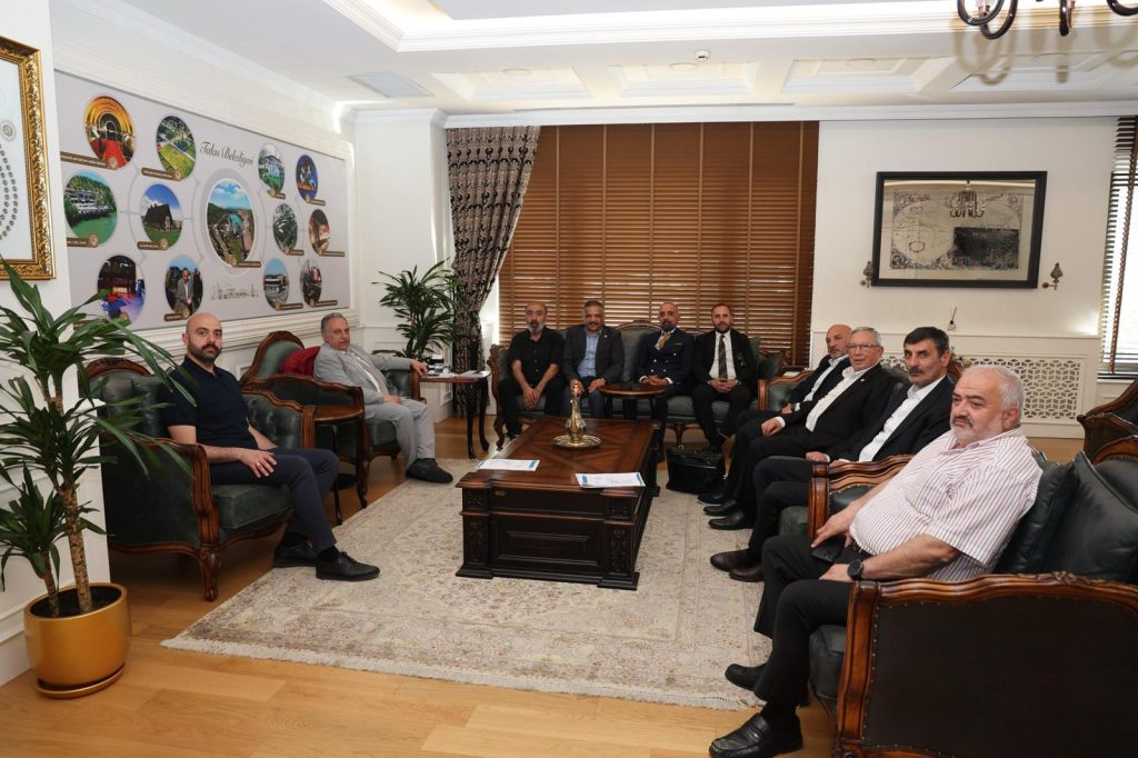 Vali Gökmen Çiçek: “AKİB Avrupa’da Kayseri’yi gururla temsil edecek” 9 akib kayseri ziyaret6