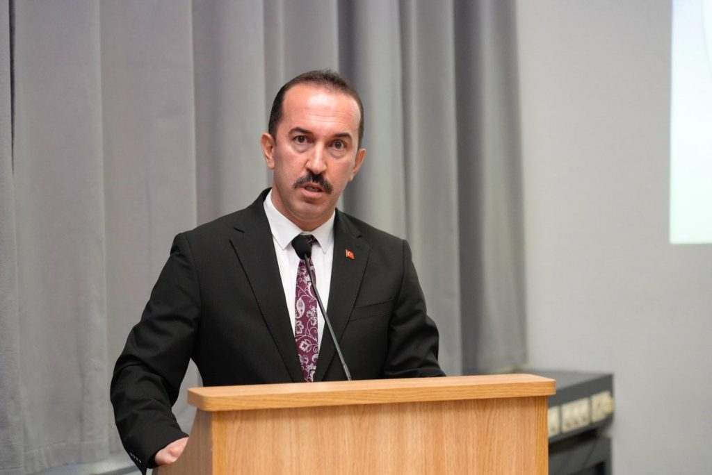 Büyükelçi Turan: “Türk Toplumu Almanya’nın ayrılmaz bir parçası” 9 essen buyukelci turan stk toplanti 18