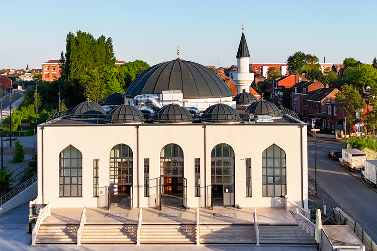 Fransa’nın kuzeyinde İslam mimarisi: Eyüp Sultan Camisi ibadete açıldı 10 fransa cami2