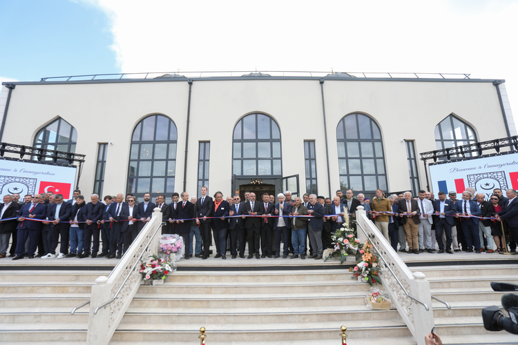 Fransa’nın kuzeyinde İslam mimarisi: Eyüp Sultan Camisi ibadete açıldı 2 fransa cami3