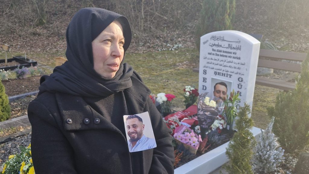 Bir anne, bir çiçek, bir mezar: Sedat’sız Anneler Günü 7 hanau gurbuz