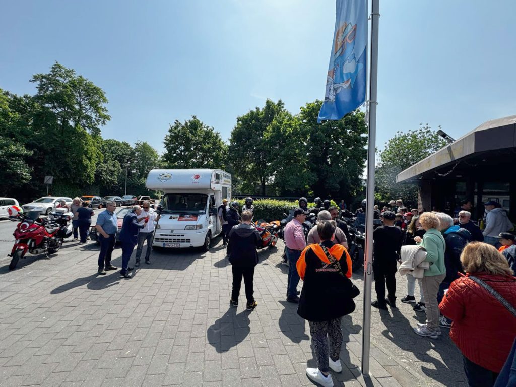 Essen'den Ulan Batur’a 15 bin kilometrelik ralli için start verildi 1 ipek yolu ralli 4