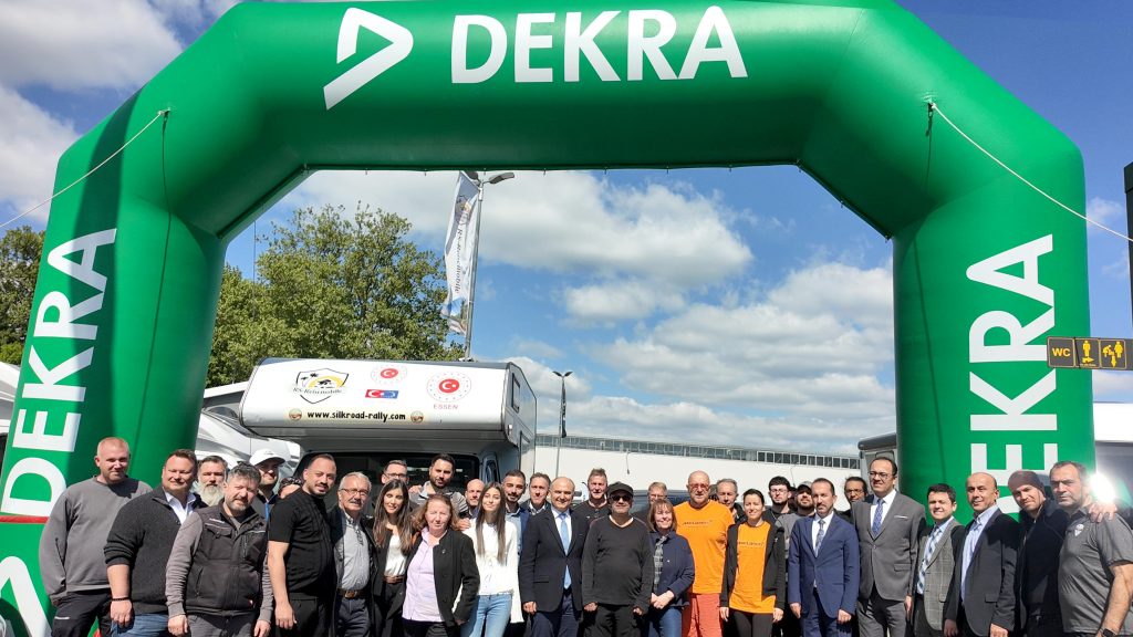 Doğu-Batı Dostluk & İpekyolu Rallisi’ne Almanya'dan start verildi 7 ipekyonu ralli1