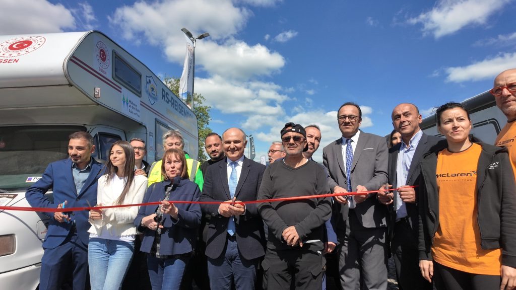 Doğu-Batı Dostluk & İpekyolu Rallisi’ne Almanya'dan start verildi 1 ipekyonu ralli8
