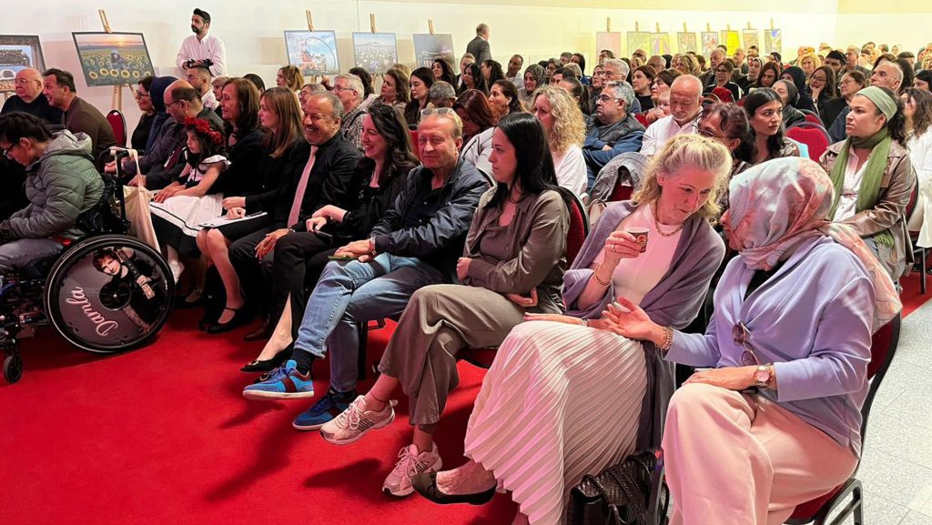 Türk Kültürü Düsseldorf’ta ezgilerle tanıtıldı 8 koro4
