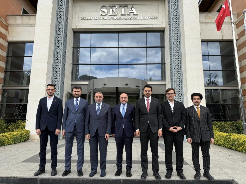 SETA’dan Uluslararası Öğrenciler Raporu: "Türkiye küresel çekim merkezi" 12 seta ytb8