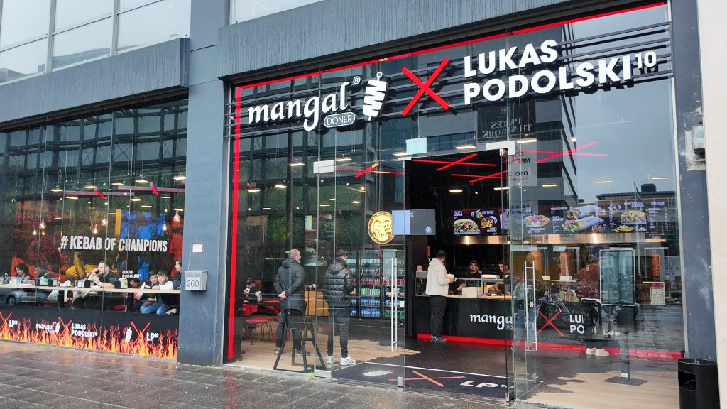Girişimcilikte örnek isim: Kayserili Yakup Alemdar’dan Rotterdam'da lezzet yatırımı 6 yakup alemdar3