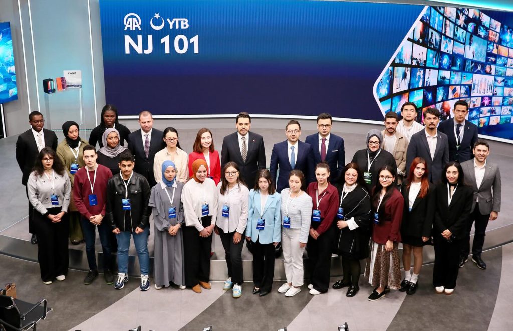 YTB ve AA iş birliğiyle uluslararası öğrencilere "Gazetecilik Eğitimi" başladı 16 ytb aa 1