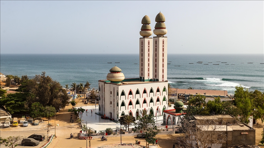 Senegal’in dört bir yanında yükselen cami minareleri, İslam mimarisinin zengin
