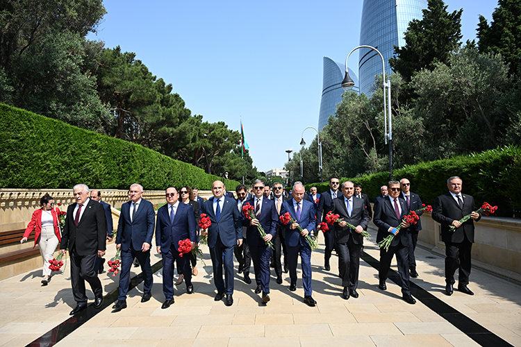 AK Parti Genel Başkanvekili Efkan Ala başkanlığındaki heyet, Azerbaycan’ın başkenti