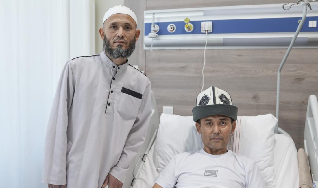 Hepatit B’ye bağlı karaciğer yetmezliği nedeniyle uzun süredir tedavi gören