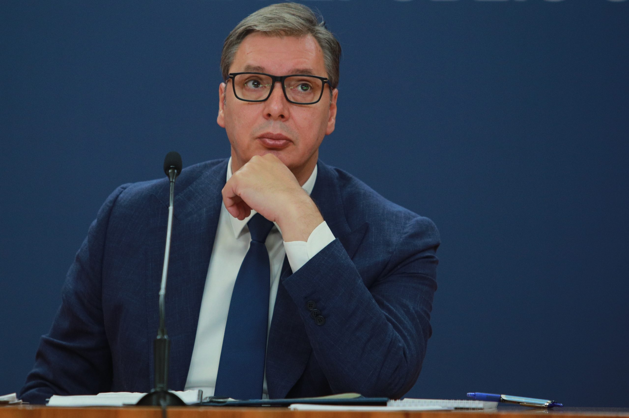 AA 20220821 28699201 28699194 SIRBISTAN CUMHURBASKANI VUCIC PRISTINE SIRPLARI KOSOVANIN KUZEYINDEN SURMEYE KARARLI scaled