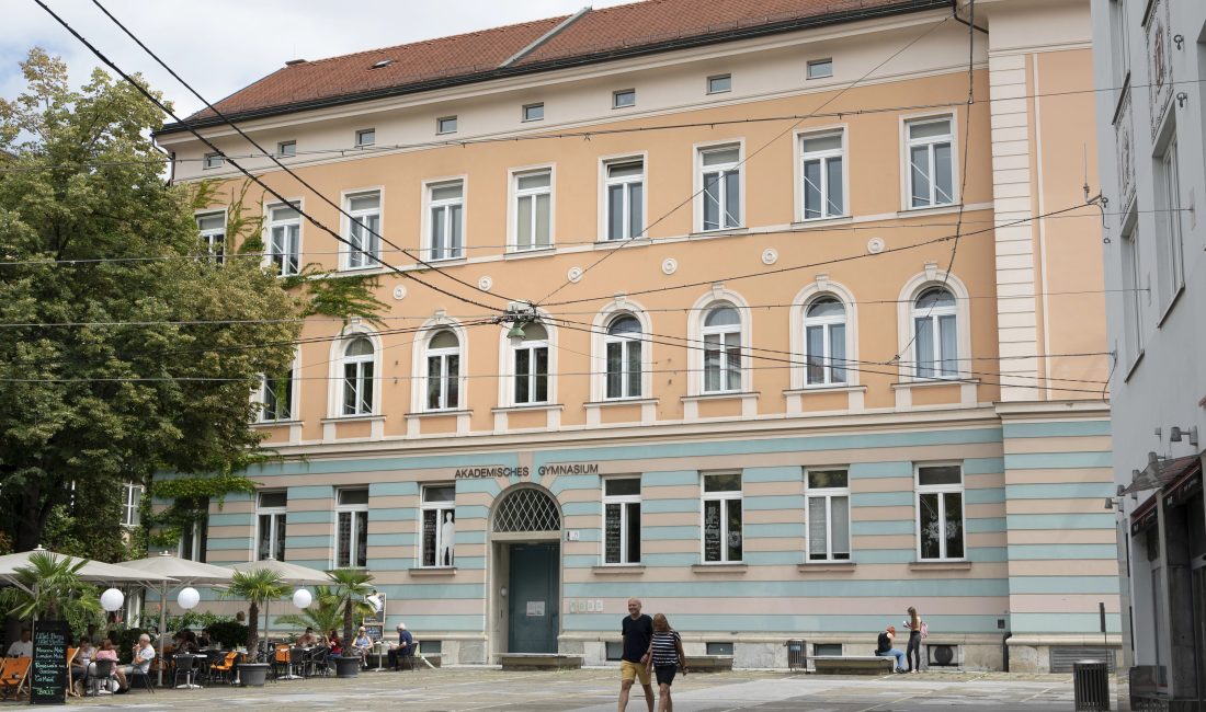 Polis Sözcüsü Fritz Grundnig, Graz kentindeki Dreierschützengasse’de bulunan bir okulda