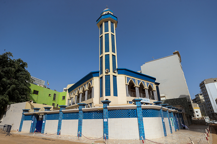 Senegal’de Cami Minareleri Kültürel Zenginliği Yansıtıyor 1 cami