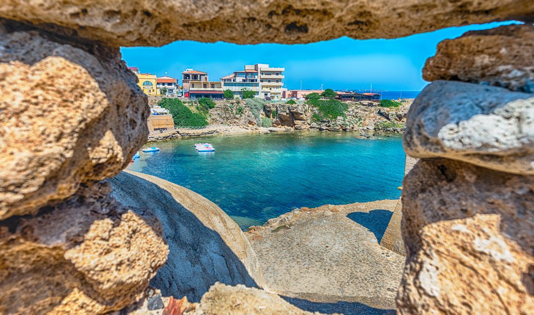 Türkiye’nin en güzel adalarından biri olan Bozcaada, Çanakkale iline bağlı,